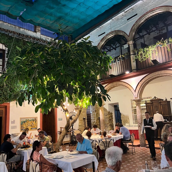 Foto diambil di Restaurante Casa Palacio Bandolero oleh abdullah 1. pada 8/10/2022