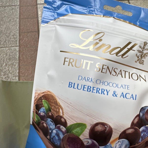 Lindt - Sensation Fruit Blueberry & Acai - 150g