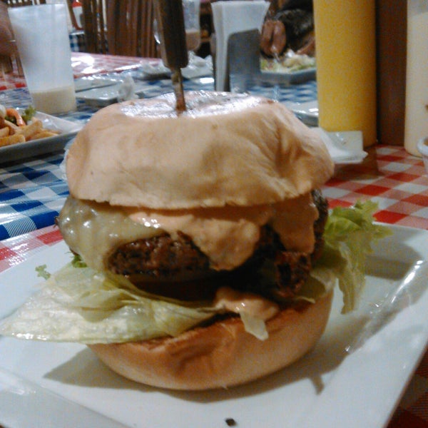 11/5/2014にRakell C.がHamburguesas Del Chefで撮った写真