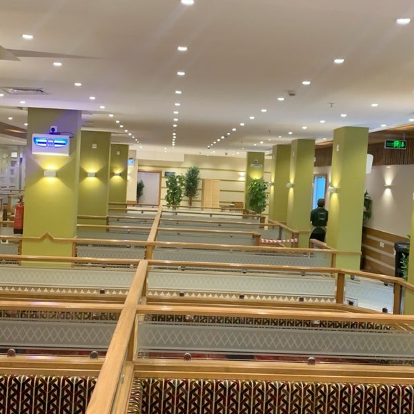 Foto scattata a Sarmad Restaurants مطاعم سرمد da المستكشف il 3/12/2021