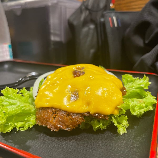 Foto tirada no(a) Nevada Burger por المستكشف em 11/6/2021