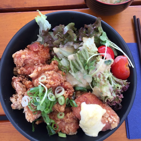 Снимок сделан в Hashi Japanese Kitchen пользователем Sebastian W. 9/1/2016