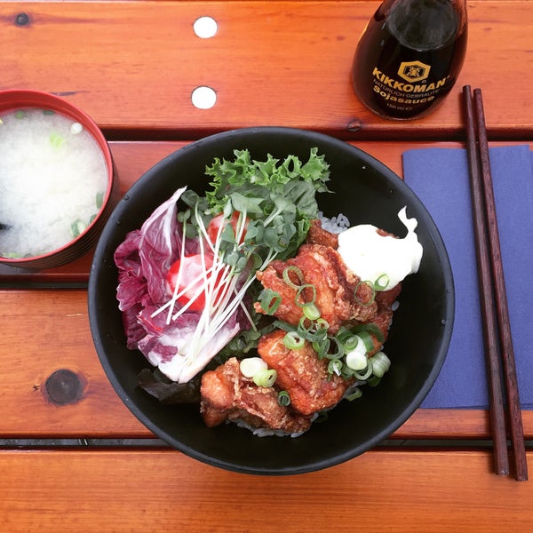 รูปภาพถ่ายที่ Hashi Japanese Kitchen โดย Sebastian W. เมื่อ 7/20/2016