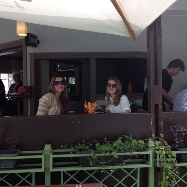1/9/2014 tarihinde Juliana B.ziyaretçi tarafından Brasiléa Café Bar'de çekilen fotoğraf