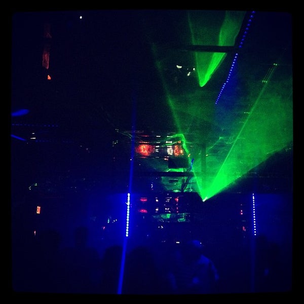 รูปภาพถ่ายที่ Epiq Nightclub โดย Aaron P. เมื่อ 3/11/2013