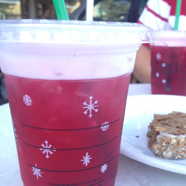 12/23/2012 tarihinde agaziyaretçi tarafından Starbucks'de çekilen fotoğraf