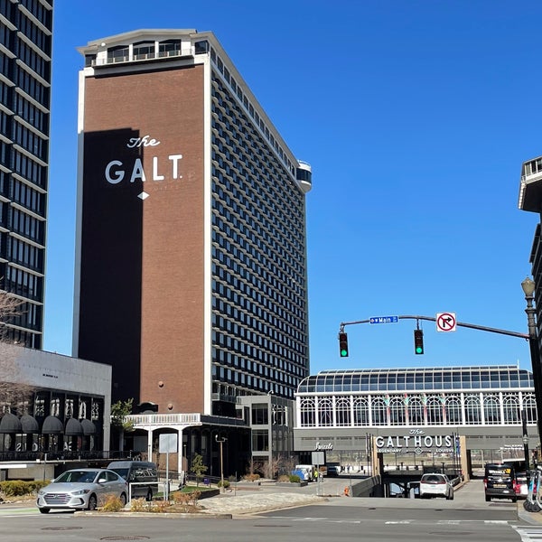 Снимок сделан в Galt House Hotel пользователем Polly V. 2/28/2023