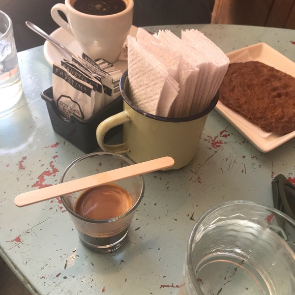 1/17/2018 tarihinde Coti R.ziyaretçi tarafından Faustina Café'de çekilen fotoğraf