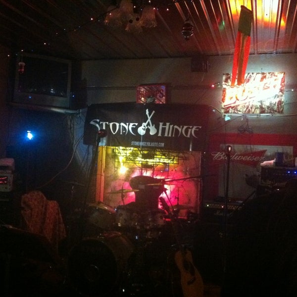 Izzy's West End Bar in Steelville