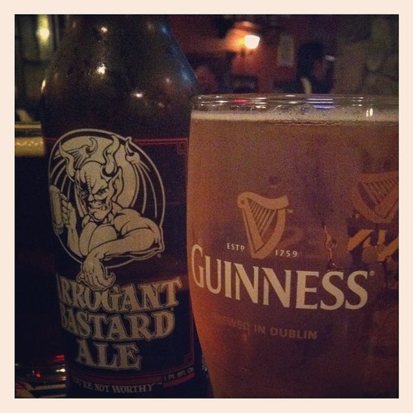 Снимок сделан в Killarney&#39;s Restaurant &amp; Irish Pub пользователем Natalie V. 10/21/2012