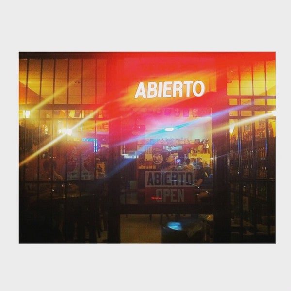6/7/2015 tarihinde Lia S.ziyaretçi tarafından The BeerBox La Paz'de çekilen fotoğraf