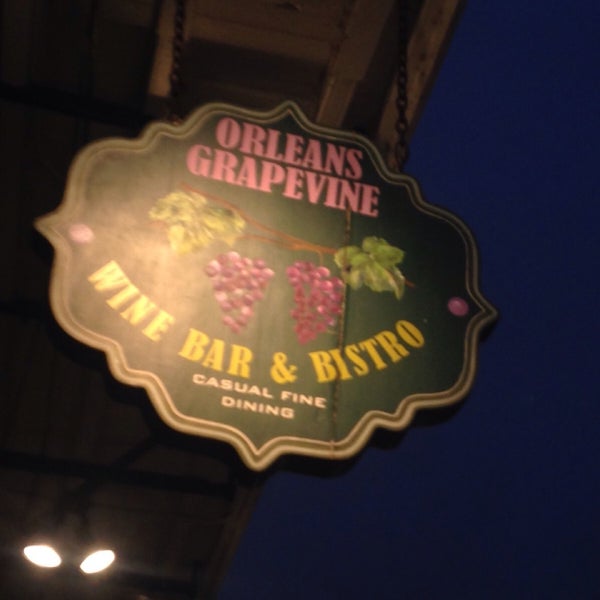 Foto tirada no(a) Orleans Grapevine Wine Bar and Bistro por Fran A. em 1/13/2018