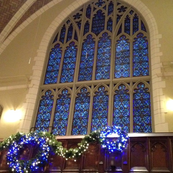 12/7/2013 tarihinde Matthew T.ziyaretçi tarafından Central Lutheran Church'de çekilen fotoğraf