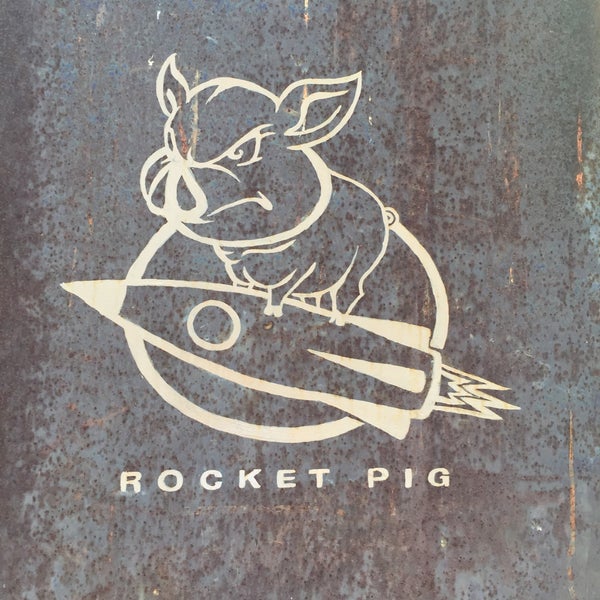 Das Foto wurde bei Rocket Pig von Eric C. am 8/8/2015 aufgenommen