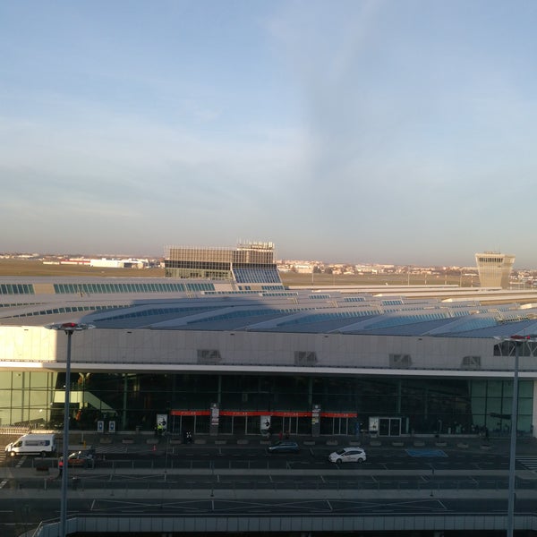 Das Foto wurde bei Courtyard by Marriott Warsaw Airport von Vladimir I. am 11/1/2018 aufgenommen