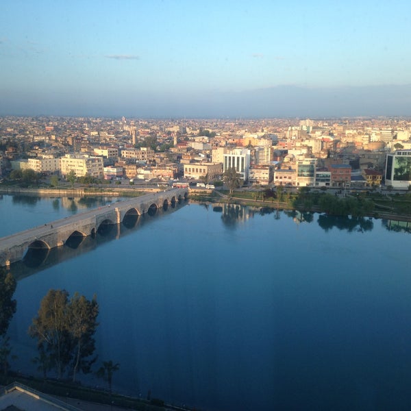 รูปภาพถ่ายที่ Adana HiltonSA โดย ZEE เมื่อ 4/17/2013