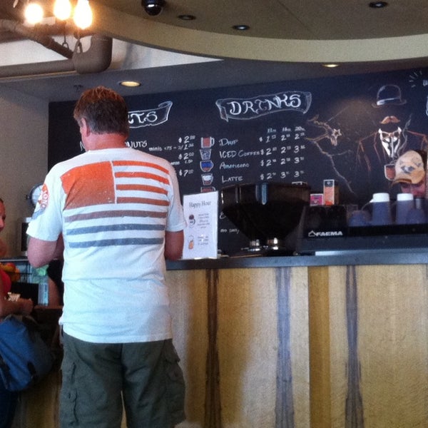 6/4/2014 tarihinde Erika B.ziyaretçi tarafından Drip City Coffee'de çekilen fotoğraf