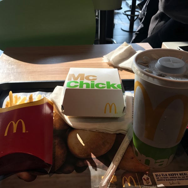 รูปภาพถ่ายที่ McDonald&#39;s โดย Nicolás B. เมื่อ 2/21/2018