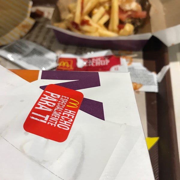 Photo taken at McDonald&#39;s by Nicolás B. on 9/9/2018
