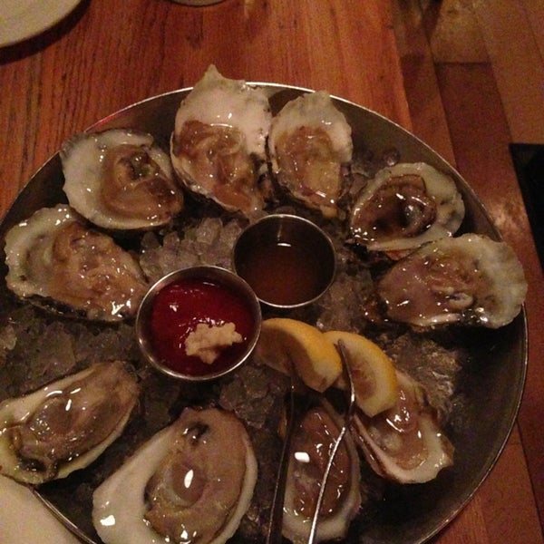 Hank's Oyster Bar Seafood Restaurant in Alexandria