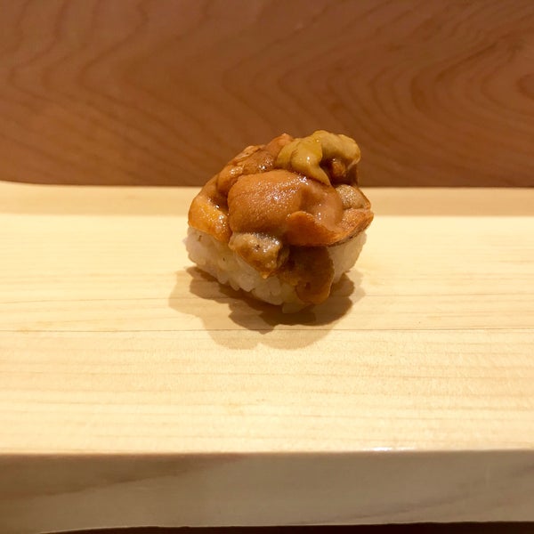 Photo taken at Sushi Bar Yasuda by ブルーノ on 4/24/2018