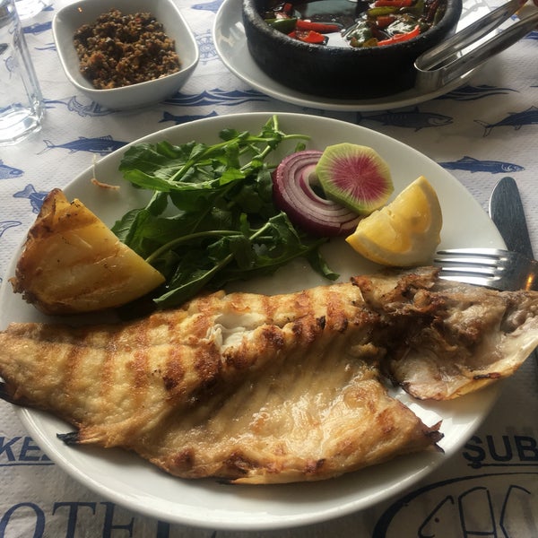 Foto tirada no(a) Çakraz Balık ve Karadeniz Mutfağı por 🌙kan em 2/20/2017