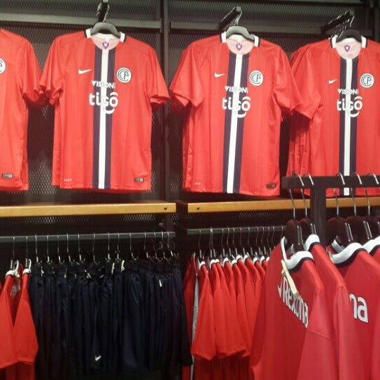 Nike store multiplaza sale