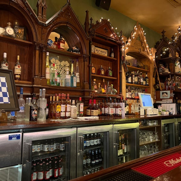 Das Foto wurde bei John Cowley &amp; Sons Irish Pub and Restaurant von Knight W. am 6/9/2022 aufgenommen