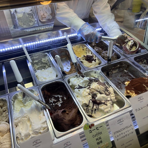 Photo taken at mammamia-gelateria by いぬマン on 3/31/2022