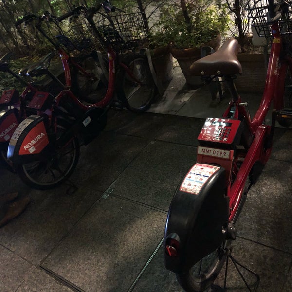 Photos at 千代田区コミュニティサイクル ちよくる ポートA4-01.丸ビル 