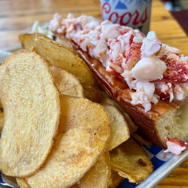 Photo prise au New England Lobster Market &amp; Eatery par いぬマン le1/15/2023