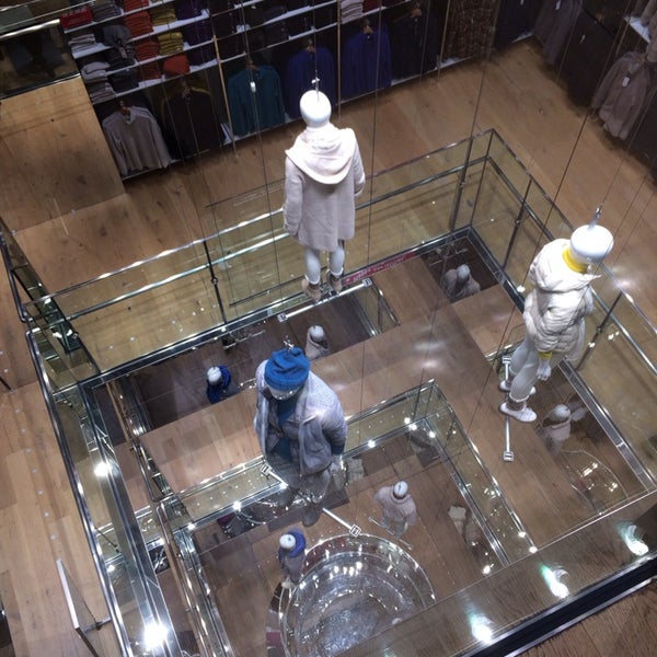 Photos At ユニクロ Clothing Store In 中央区