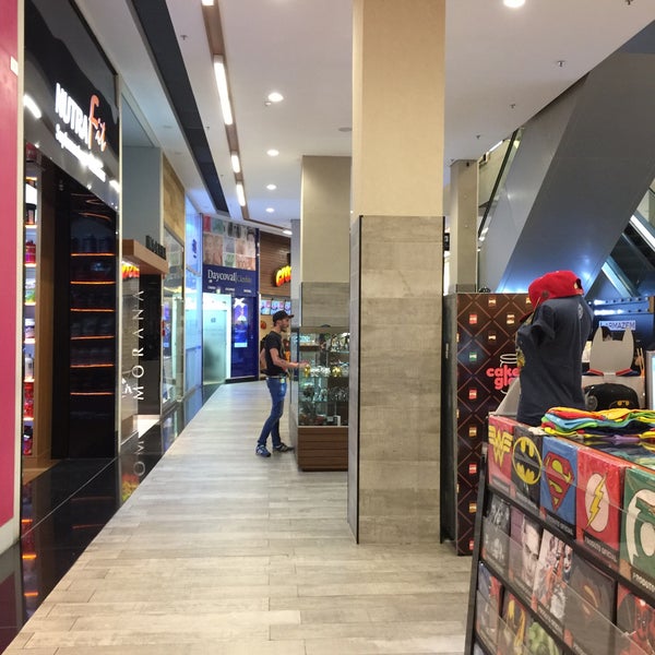 Foto scattata a Top Center Shopping da Rogerio P. il 10/17/2016
