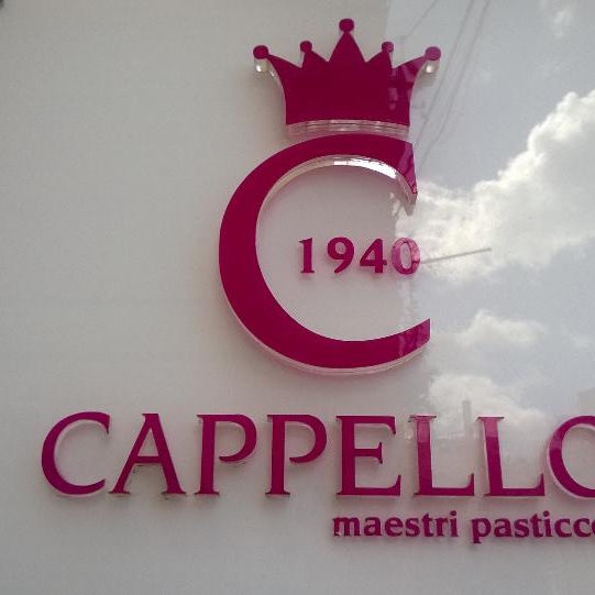 รูปภาพถ่ายที่ Pasticceria Cappello โดย Donatello G. เมื่อ 9/2/2014
