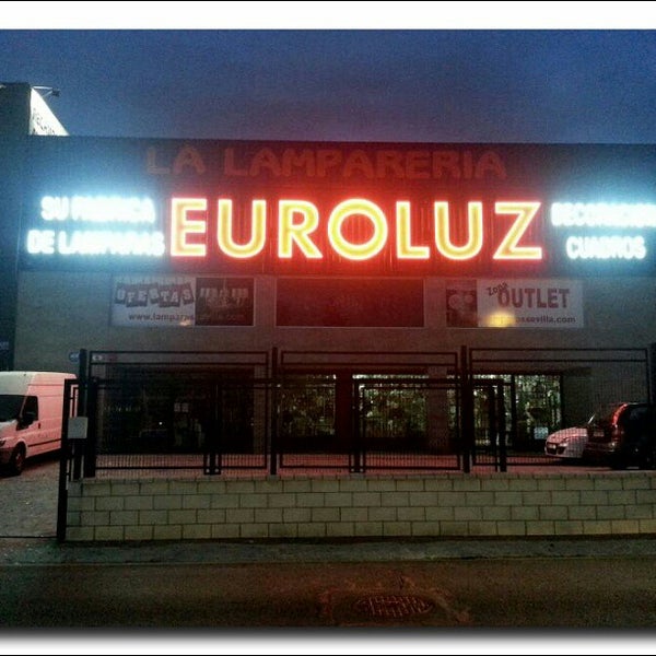 Photo prise au Lámparas Sevilla EUROLUZ par Lamparas S. le12/2/2013