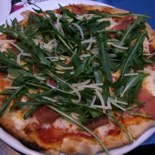 Foto diambil di Brava Pizza &amp; Espuma oleh José L. V. pada 12/15/2014