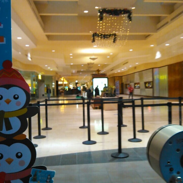 Fotos en Regal Lansing Mall & RPX 9 tips de 330 visitantes