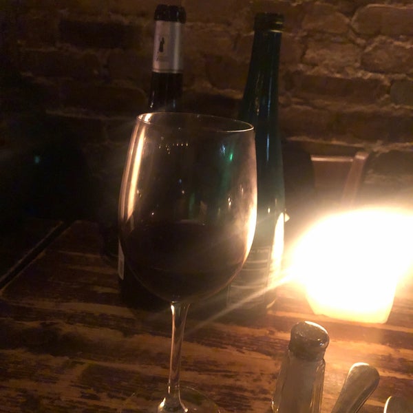 Foto tirada no(a) Balzem Mediterranean Cuisine &amp; Wine Bar por Nav S. em 2/13/2019