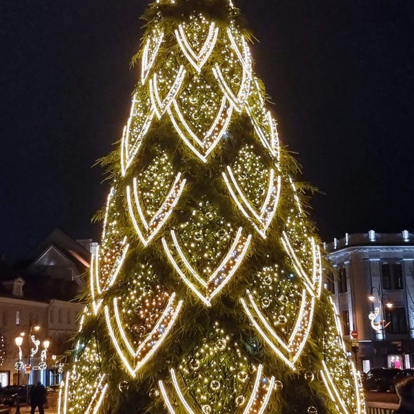 12/16/2021 tarihinde Māris T.ziyaretçi tarafından Rotušės aikštė  | Town Hall Square'de çekilen fotoğraf