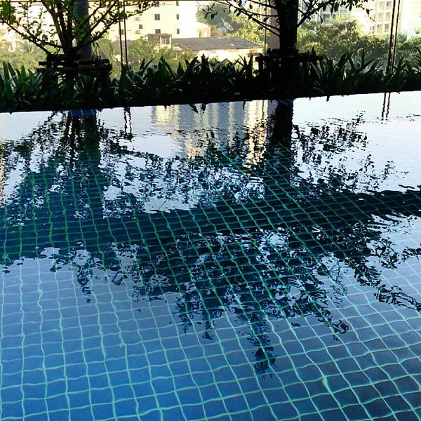 Рисунок аква вечеринка. Remix pool. Песня pool. Remix pool. Pool party logo.