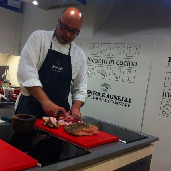 Foto diambil di Pentole Agnelli / Incontri in Cucina oleh Ilaria M. pada 6/16/2014