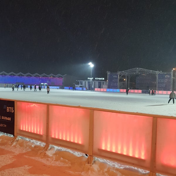 Парк сокольники москва 2023. Каток гигант в сокольниках. Каток гигант в сокольниках. Каток лед в сокольниках. Каток гигант в сокольниках.