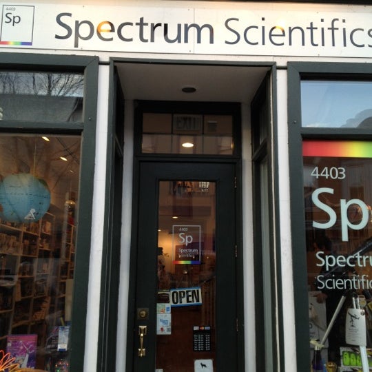 Foto diambil di Spectrum Scientifics oleh Igor S. pada 2/12/2012