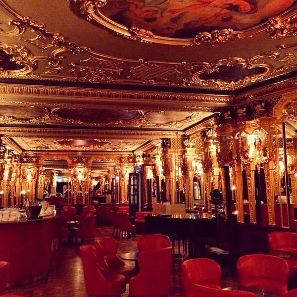 Photo taken at Oscar Wilde Bar by R K. on 8/2/2014