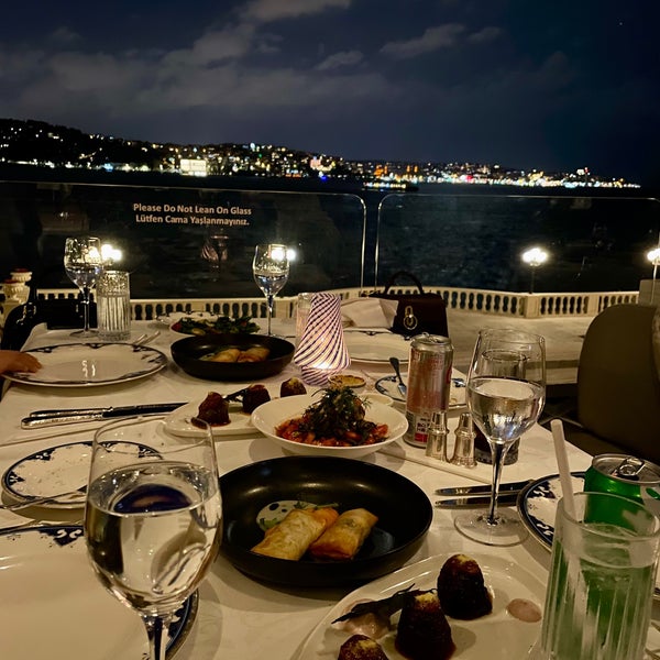 Foto tomada en Tuğra Restaurant &amp; Lounge  por Noura Abdullah el 9/25/2023