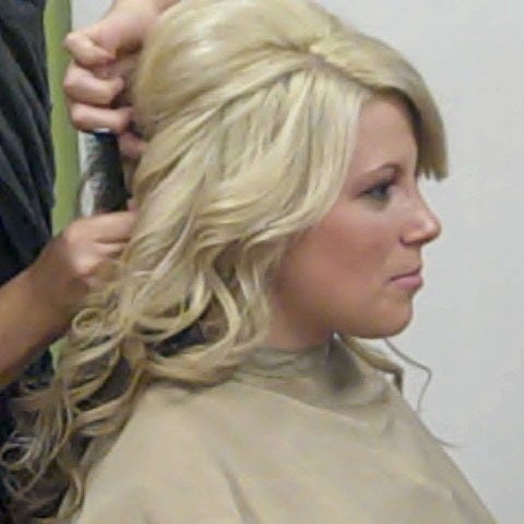 Photo prise au headstrong hair salon par headstrong hair salon &amp; makeup studio, Yardley, PA le4/2/2014