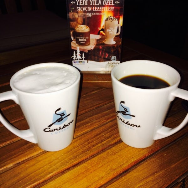 Foto tomada en Caribou Coffee  por Aynur E. el 12/12/2014