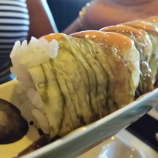 รูปภาพถ่ายที่ Koizi Endless Hibachi &amp; Sushi Eatery โดย Allante S. เมื่อ 4/27/2014