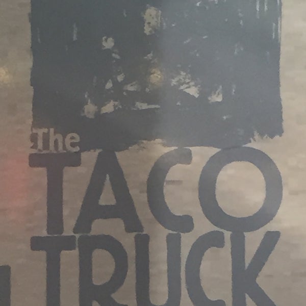 Foto tirada no(a) The Taco Truck Store por Ben B. em 1/15/2015