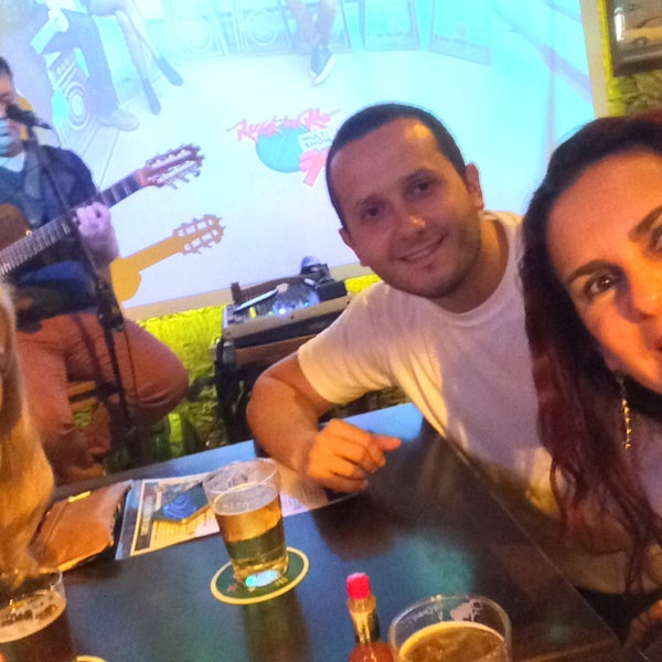 9/26/2015 tarihinde Fabiana M.ziyaretçi tarafından La Revolucion Bar'de çekilen fotoğraf